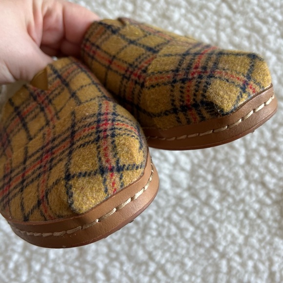Toms Mustard Wooly Plaid Sherpa Shoes Alpargata Slip On Fall - Picture 3 of 9